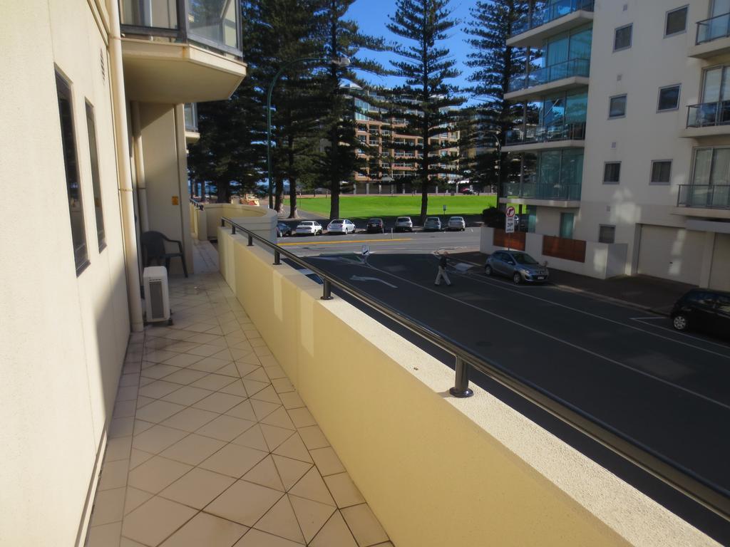 Holdfast Shores Apartments Adelaide Room photo