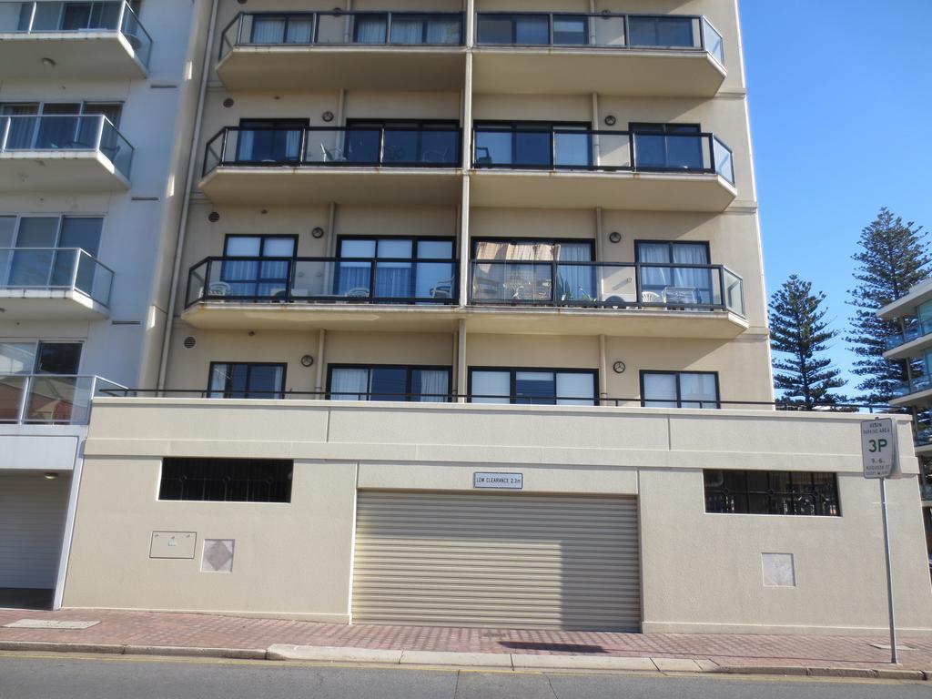 Holdfast Shores Apartments Adelaide Room photo